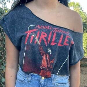 Thriller Graphic Off-Shoulder Top MEDIUM